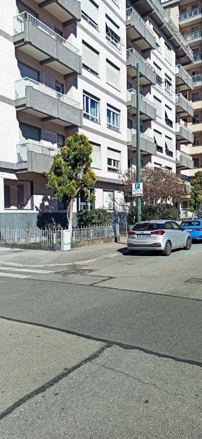 Torino Bernini Metro Affittacamere Bagian luar foto